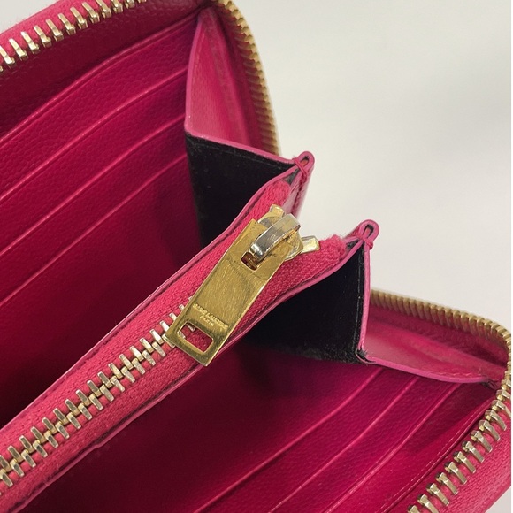 Yves Saint Laurent Red Quilted Wallet - Picture 10 of 12